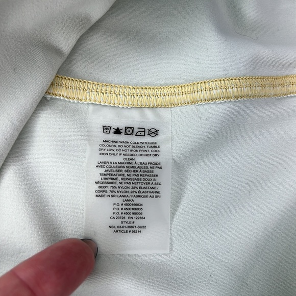 Aritzia TNAction Front Zip Cropped Workout Tank Top Sz M Mint Green - Picture 11 of 12